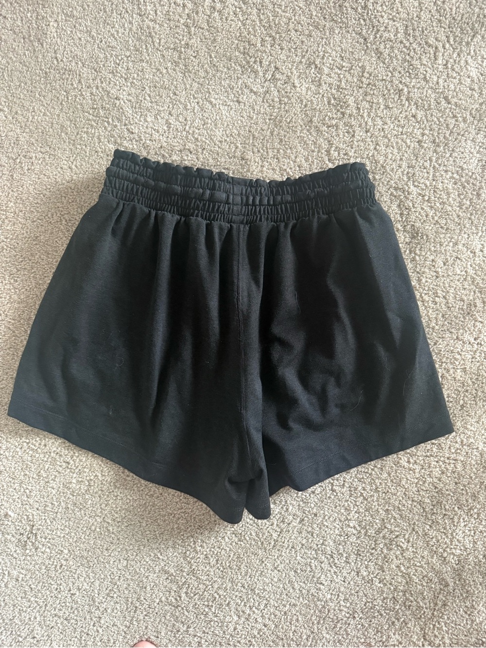 Vuori Black Halo Boxy Short - Picture 2 of 4